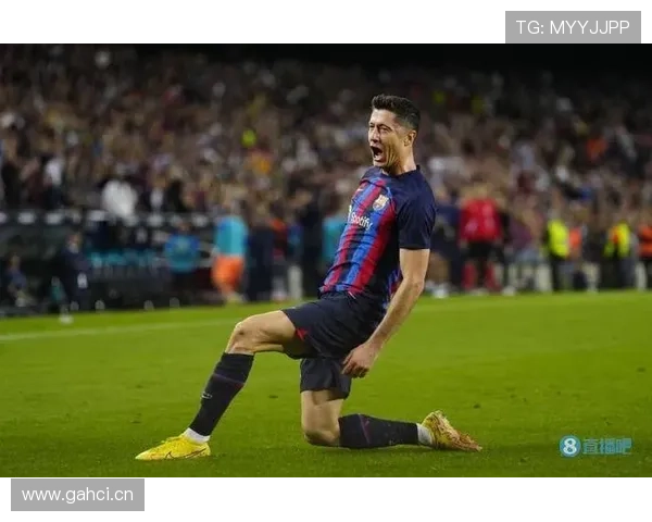 莱万:我希望不仅在西甲,未来在欧冠也有今天这样的胜利 莱万:我希望不仅在西甲,未来在欧冠也有今天这样的胜利